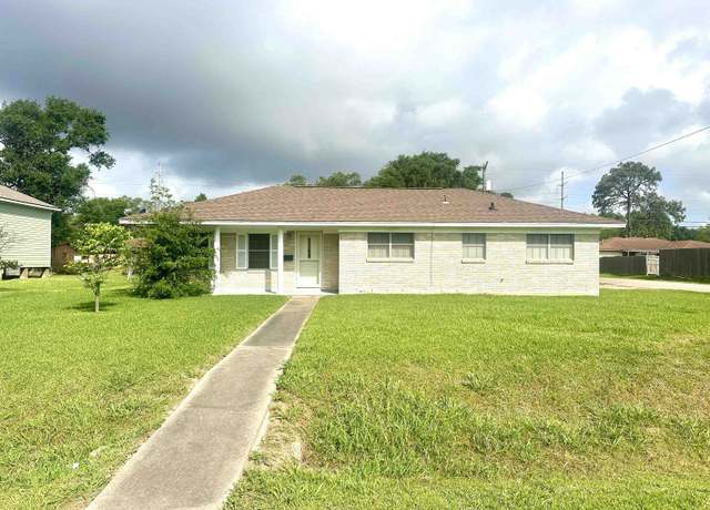Property at 6155 16th St, Port Arthur, TX 77642, 3 beds, 2 baths