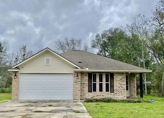 Property at 2660 Sandlin St, Beaumont, TX 77707, 3 beds, 2 baths