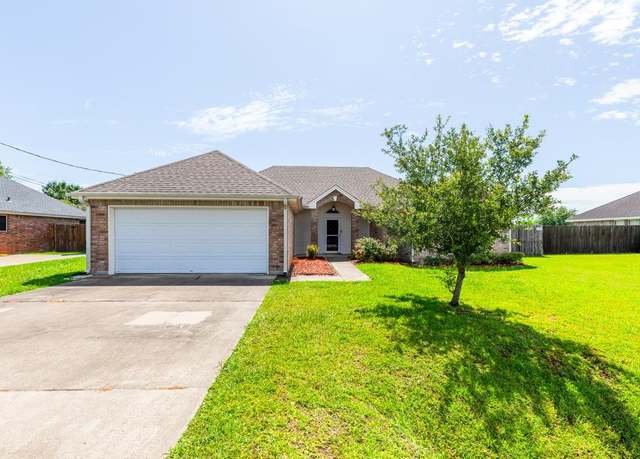 Property at 5515 Summerwood Ln, Lumberton, TX 77657, 3 beds, 2 baths
