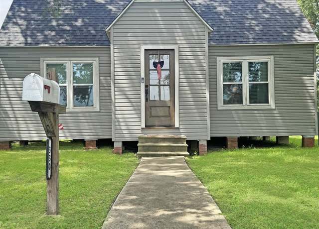Property at 330 Avenue E, Port Neches, TX 77651, 2 beds, 1 bath