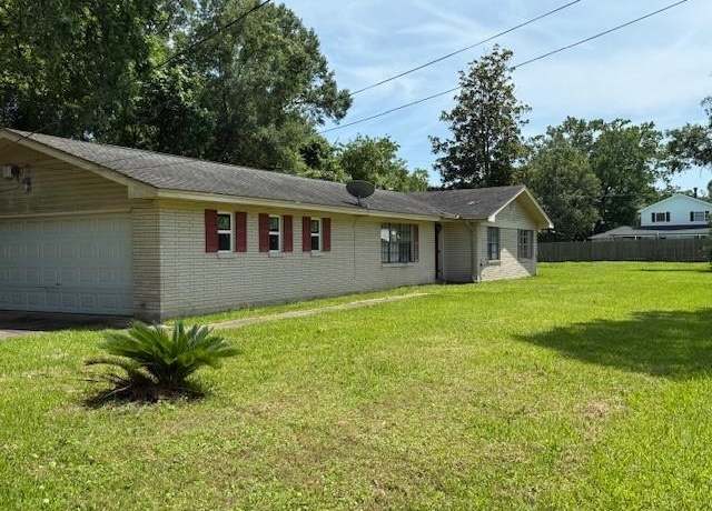 Property at 880 Norbert St, Bridge City, TX 77611, 3 beds, 1 bath