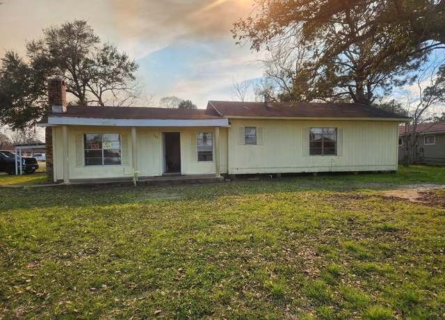 Property at 703 N 9th St, Nederland, TX 77627, 5 beds, 4 baths