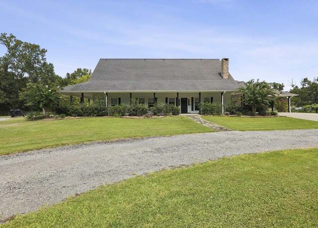 Property at 4534 Old Momument Rd, Sour Lake, TX 77659, 3 beds, 2.5 baths