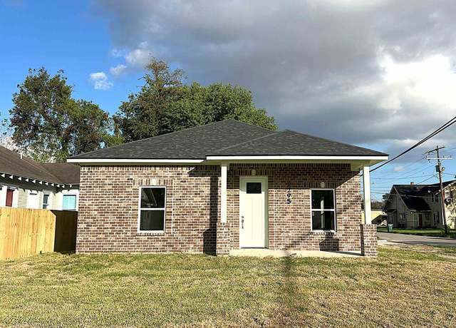 Property at 2295 Avenue A, Beaumont, TX 77701, 3 beds, 2 baths