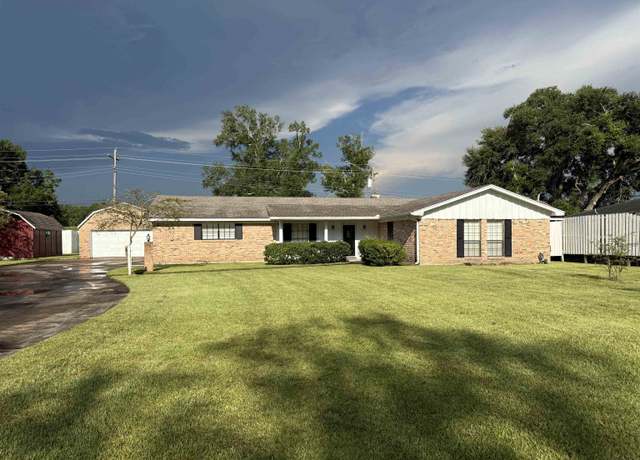 Property at 305 Neel, Rose Hill Acres, TX 77657, 3 beds, 2.5 baths