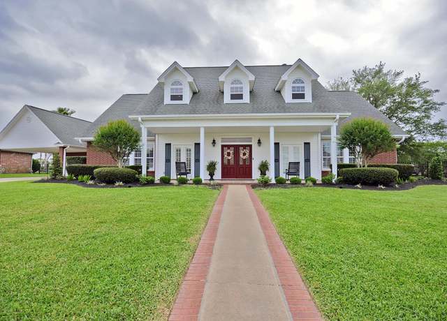 Property at 405 Waterwood Dr, Orange, TX 77630, 4 beds, 3.5 baths