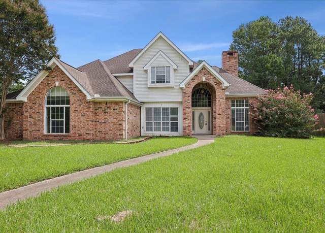 Property at 230 Christel Cir, Vidor, TX 77662, 4 beds, 3.5 baths