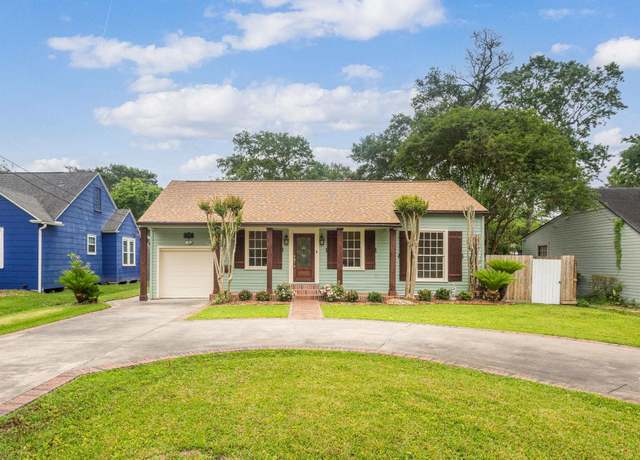 Property at 1932 Central Dr, Beaumont, TX 77706, 2 beds, 2 baths