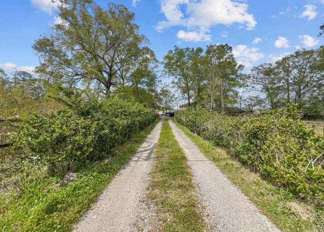 Property at 875 Texla Rd, Vidor, TX 77662, 4 beds, 3.5 baths
