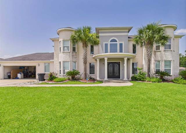 Property at 628 Continental Dr, Bridge City, TX 77611, 4 beds, 4 baths