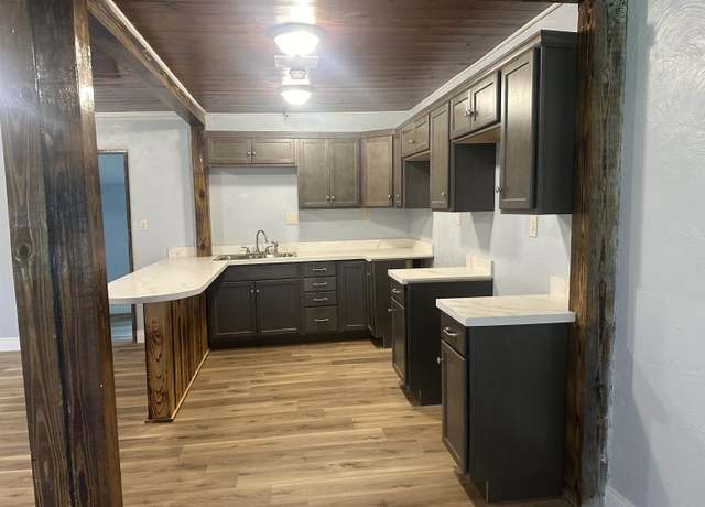 Property at 127 Hilldale Dr, Nederland, TX 77627, 3 beds, 2 baths