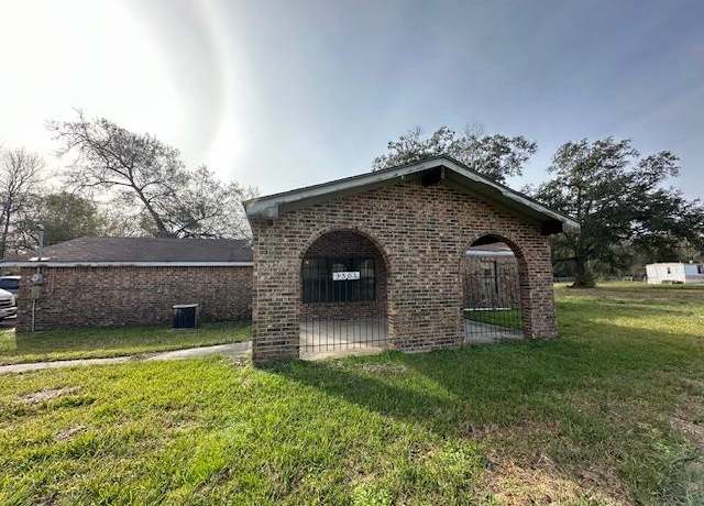 Property at 3501 Whippoorwill St, Orange, TX 77630, 3 beds, 1 bath