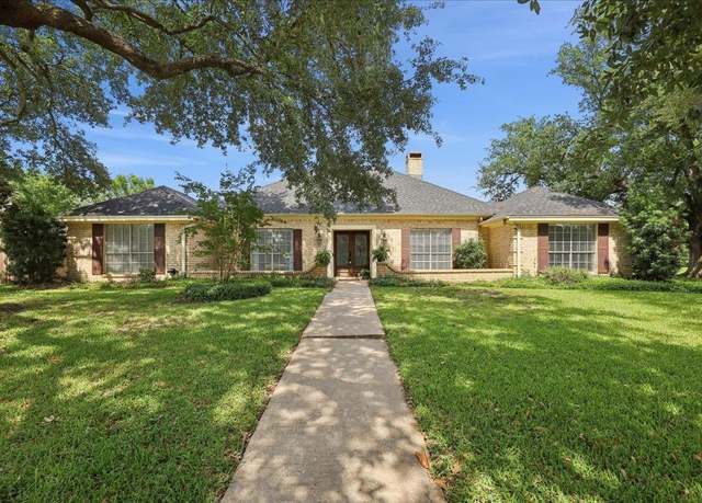 Property at 1020 Brandywine St, Beaumont, TX 77706, 4 beds, 2.5 baths