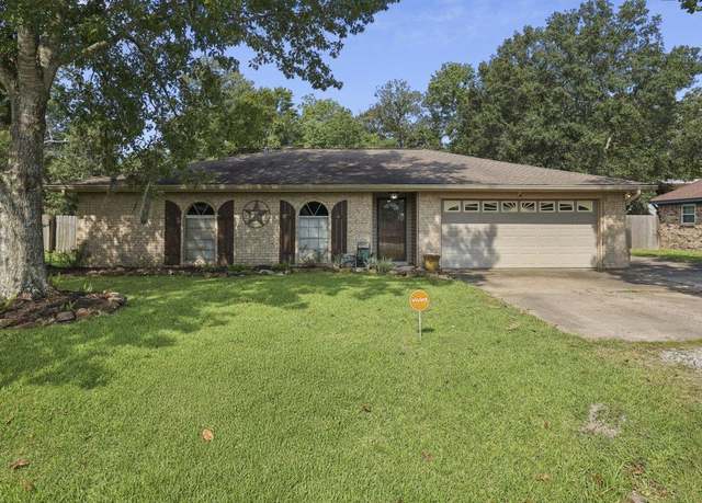 Property at 25 Stradford Dr, Orange, TX 77632, 4 beds, 2 baths