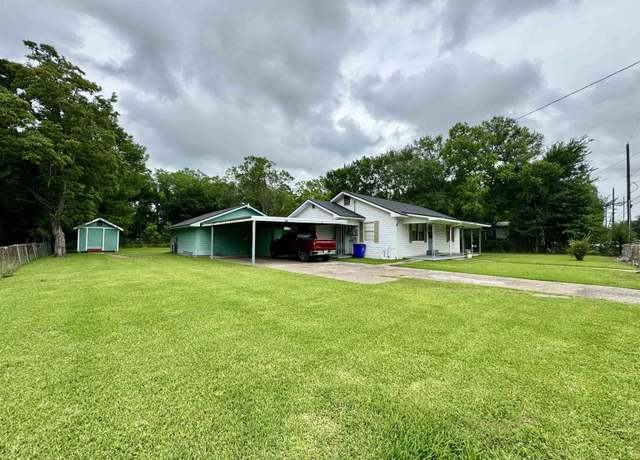 Property at 3704 Nightingale St, Orange, TX 77630, 2 beds, 1 bath