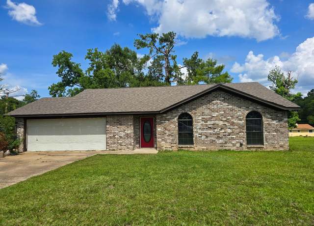 Property at 393 Rosewood Dr, Jasper, TX 75951, 3 beds, 2 baths
