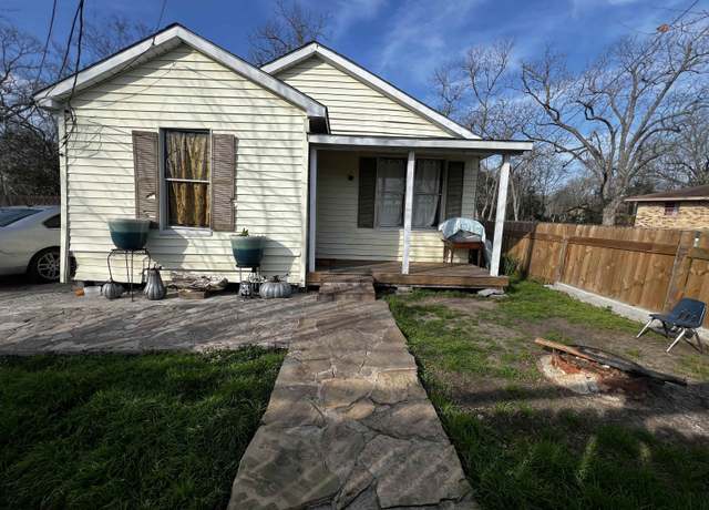 Property at 3330 Glenwood St, Beaumont, TX 77705, 2 beds, 1 bath