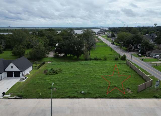 Property at 609 Harbor Ln, Port Neches, TX 77651