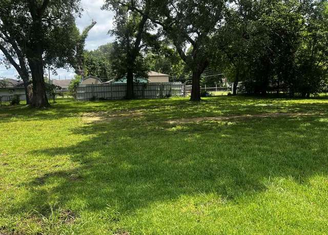 Property at 890 Boyd St, Beaumont, TX 77705