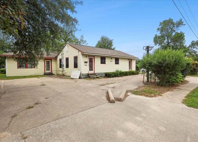 Property at 2402 N 16th St, Orange, TX 77630, 3 beds, 1.5 baths