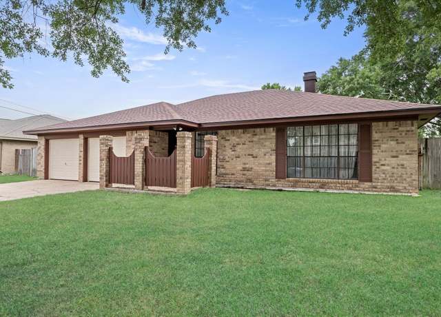 Property at 6990 Shanahan Dr, Beaumont, TX 77706, 4 beds, 2 baths