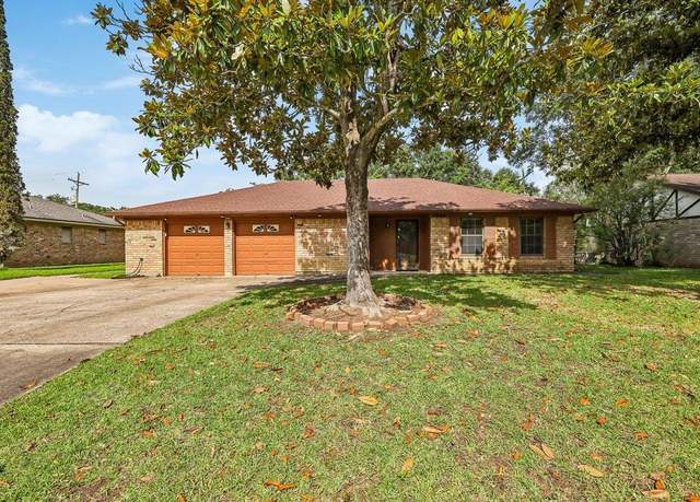 Property at 5960 Navajo Trl, Beaumont, TX 77708, 3 beds, 2 baths