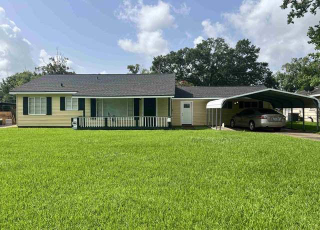 Property at 3265 N Willowood Ln, Beaumont, TX 77703, 3 beds, 2 baths