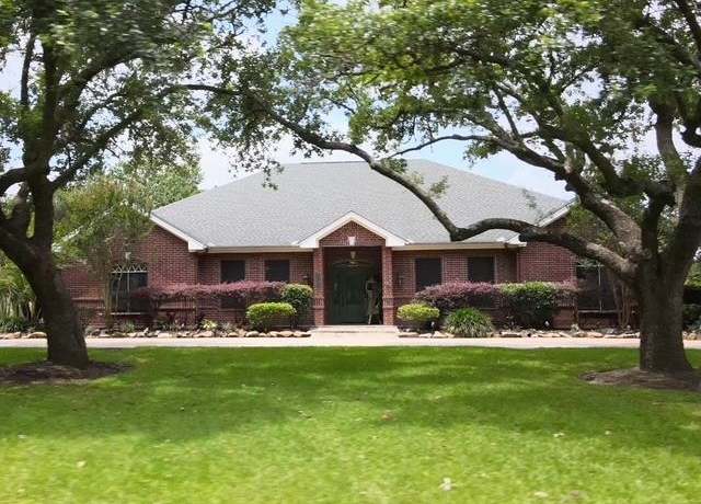 Property at 2460 W Norman Cir, Orange, TX 77630, 3 beds, 3 baths