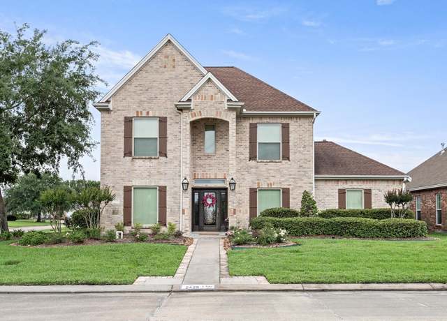 Property at 2425 Amberwood Dr, Beaumont, TX 77713, 4 beds, 3.5 baths