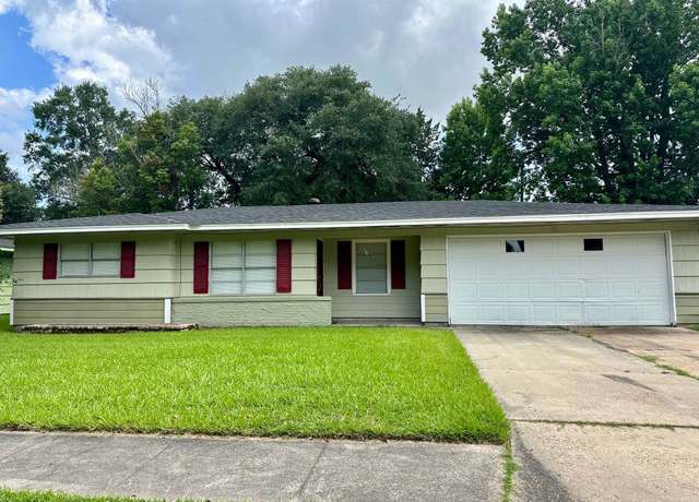 Property at 401 Camellia Ave, Orange, TX 77630, 4 beds, 2 baths