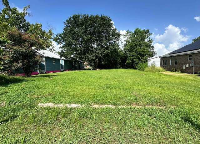 Property at 208 College St, Orange, TX 77630