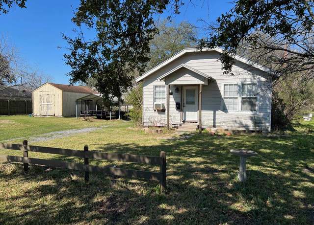 Property at 2214 9th St, Port Neches, TX 77651, 2 beds, 1 bath