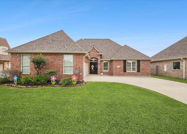 Property at 3113 Labrador Ln, Port Neches, TX 77651, 3 beds, 2 baths