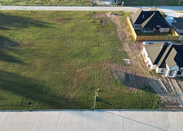 Property at 1425 Augustine Ave, Port Neches, TX 77651