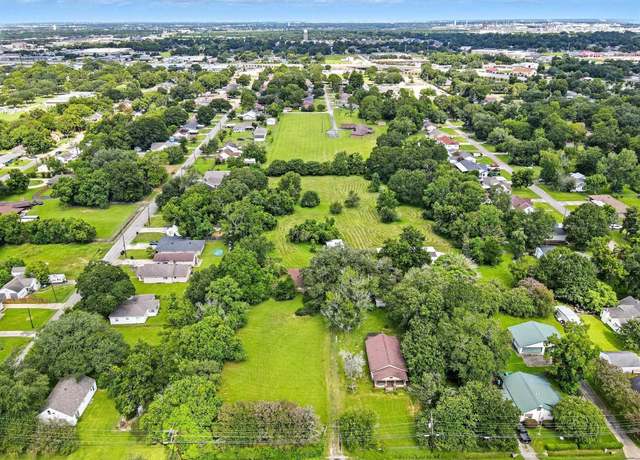 Property at 5427 32nd St, Groves, TX 77619