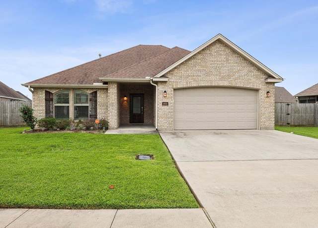 Property at 4835 Eagle Green Cir, Groves, TX 77619, 3 beds, 2 baths