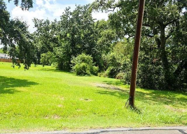 Property at 2927 Ruby Dr, Groves, TX 77619