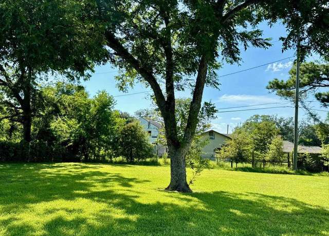 Property at 224 Cherry Ln, Bridge City, TX 77611