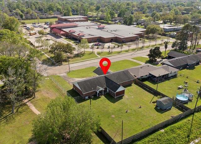 Property at 5410 N Caldwood Dr, Beaumont, TX 77707, 3 beds, 2 baths