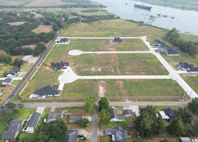 Property at 1417 Adelaide Ave, Port Neches, TX 77651