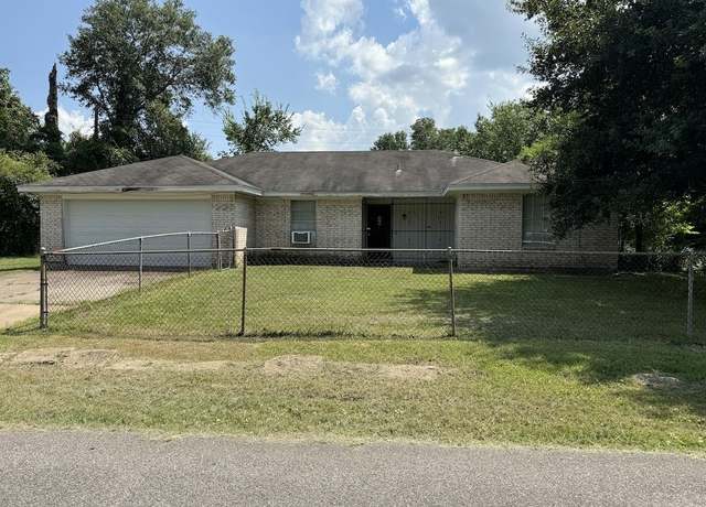 Property at 205 N Farragut Ave, Orange, TX 77630, 3 beds, 2 baths