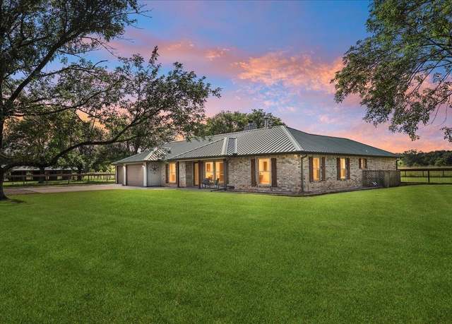 Property at 5604 Gilbert Dr, Orange, TX 77632, 3 beds, 2 baths