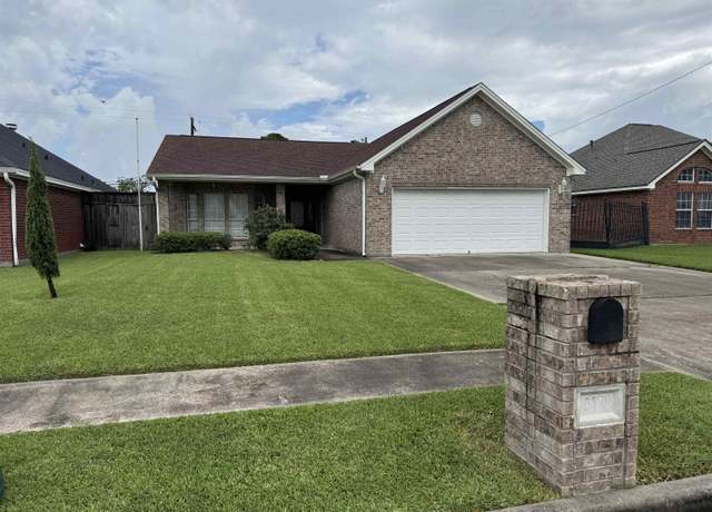 Property at 3179 Williamsburg Ln, Port Neches, TX 77651, 3 beds, 2 baths