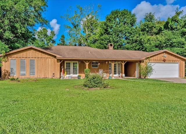 Property at 2322 Courtland St, West Orange, TX 77630, 3 beds, 2 baths