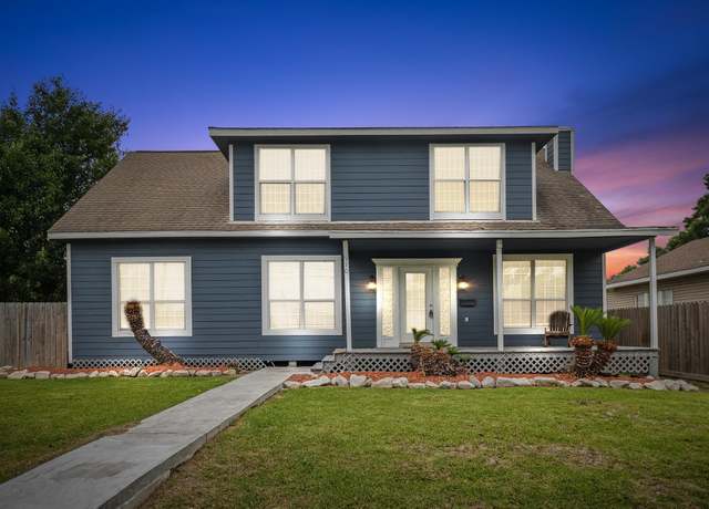 Property at 930 Llano St, Port Neches, TX 77651, 4 beds, 3.5 baths