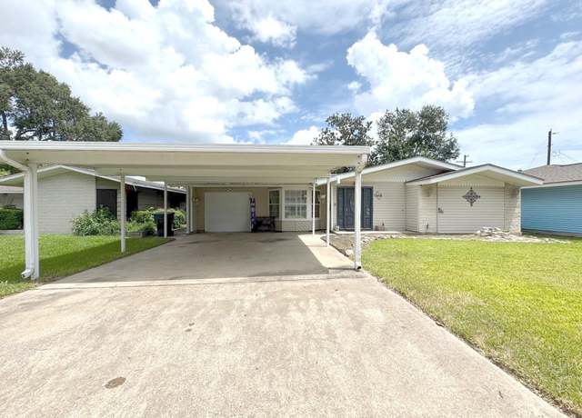 Property at 5418 W Groves Cir, Groves, TX 77619, 3 beds, 2 baths