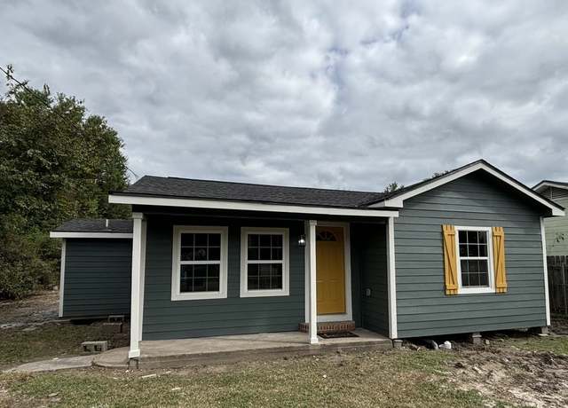 Property at 901 Memphis St, West Orange, TX 77630, 2 beds, 1 bath