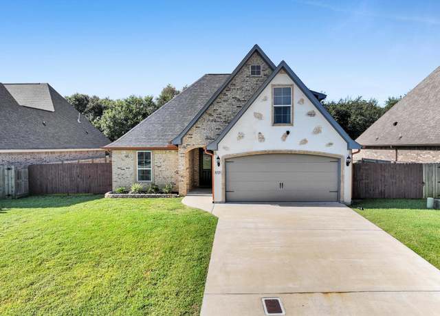 Property at 8325 Vaquero Dr, Beaumont, TX 77713, 4 beds, 2.5 baths
