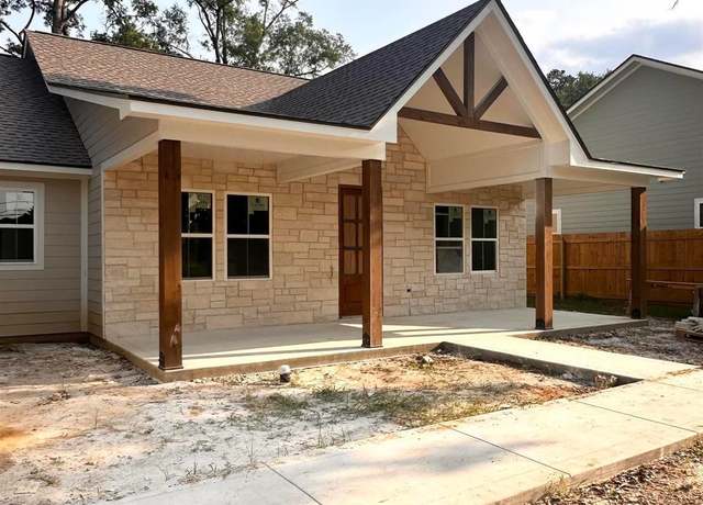 Property at 235 Durdin Dr, Silsbee, TX 77656, 3 beds, 2 baths
