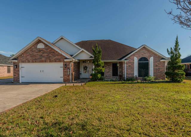 Property at 6060 Crockett St, Lumberton, TX 77657, 3 beds, 2 baths